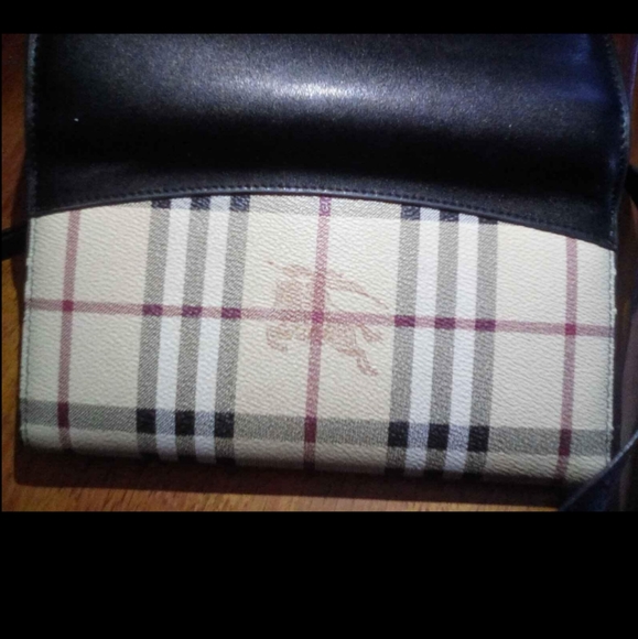Burberry purse - Picture 4 of 4